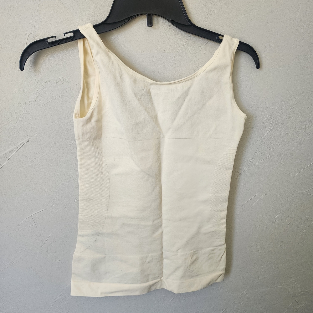 Womens Size Large Tank Top Bundle - Picture 13 of 13